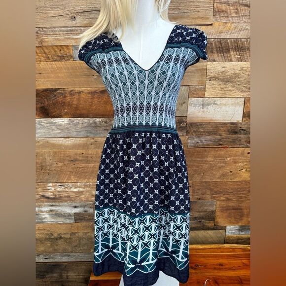 MAX STUDIO Fit and Flare, Smocked Navy colored Mini Dress  EUC sz L - Picture 2 of 11